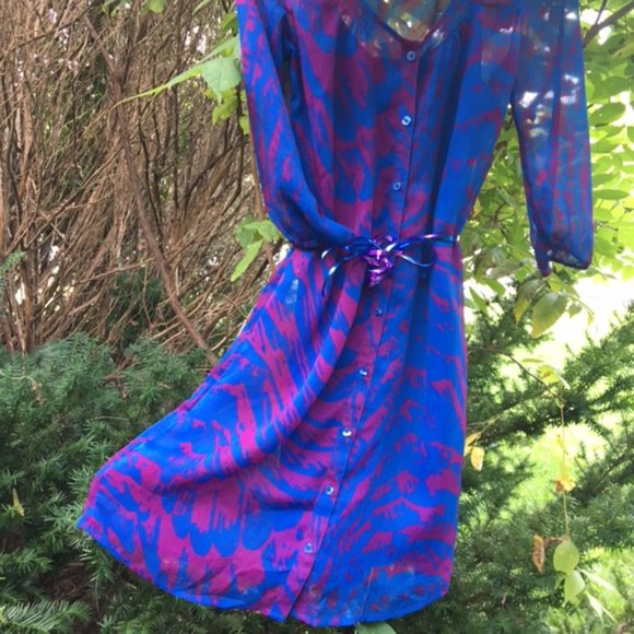 Stunning, Vibrant ,NWOT, Express, Shift Dress XS. - Picture 4 of 11